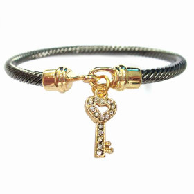 Two tone cable with crystal heart key